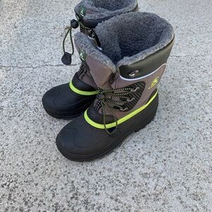 Kamik Kids Boots in Black and Green